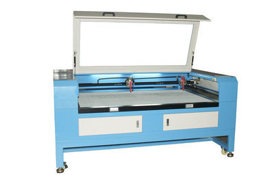 低成本高效能 服装布料与地毯激光切割机的选购与应用指南